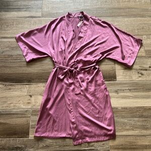 NWT Victoria’s Secret Satin Robe Mauve M/L